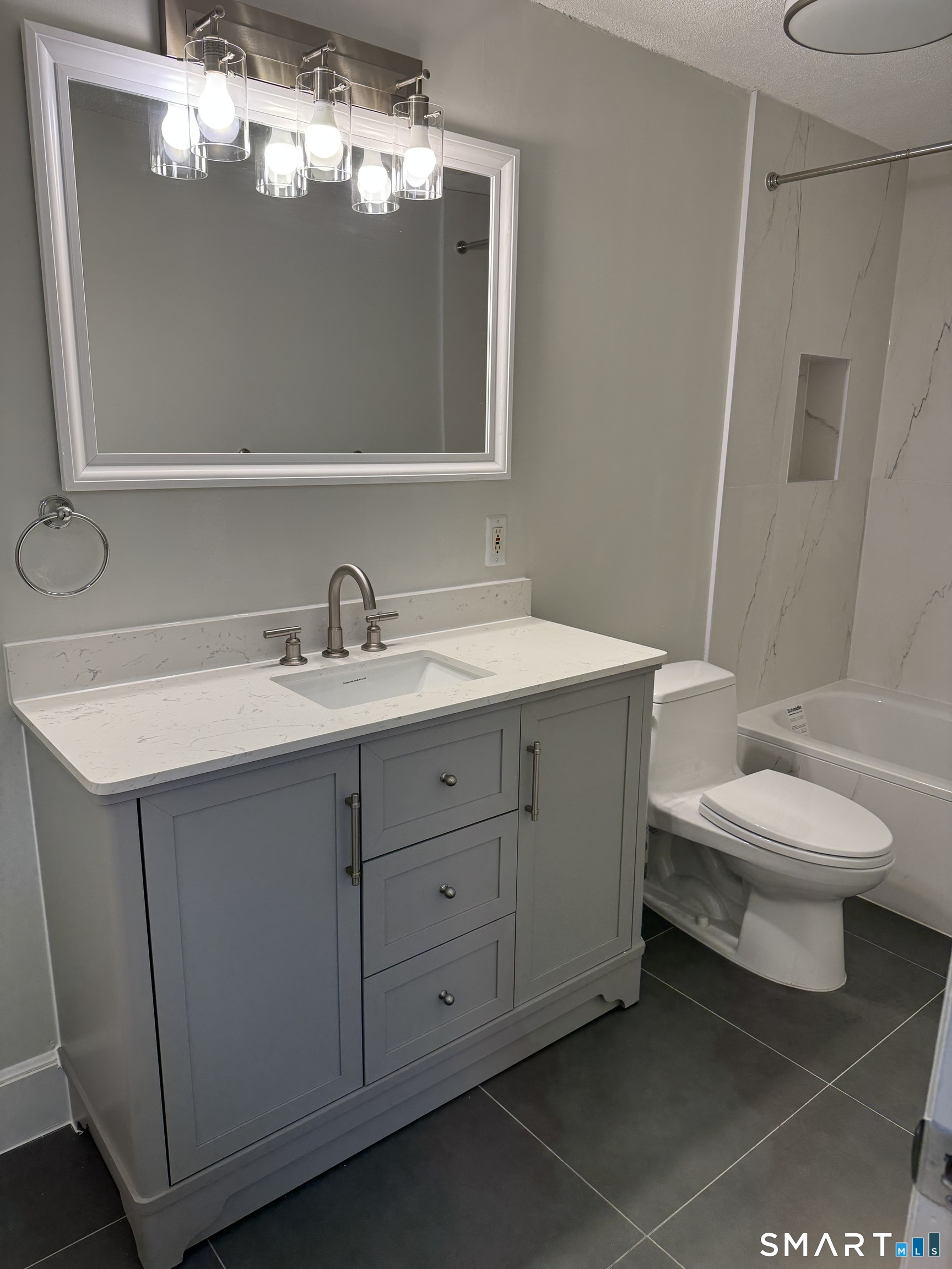 8 Heather Ridge Shelton CT 06484