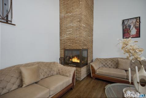 1374 Huntington Turnpike Trumbull CT 06611