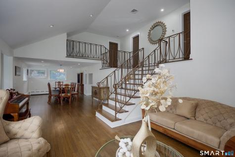 1374 Huntington Turnpike Trumbull CT 06611