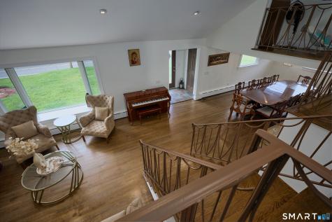 1374 Huntington Turnpike Trumbull CT 06611