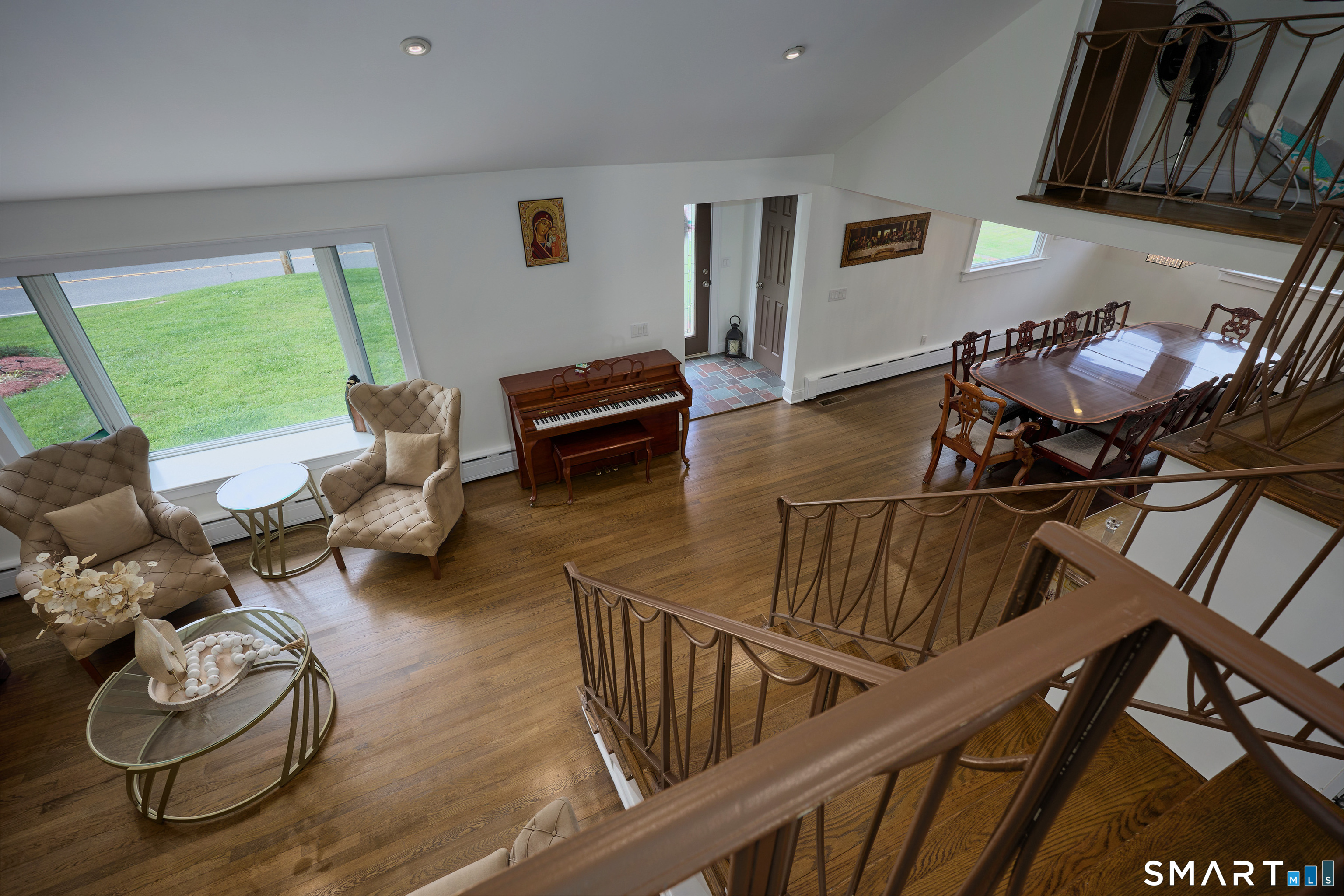 1374 Huntington Turnpike Trumbull CT 06611