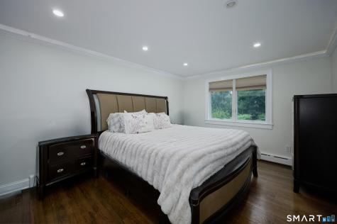 1374 Huntington Turnpike Trumbull CT 06611