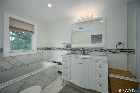 1374 Huntington Turnpike Trumbull CT 06611