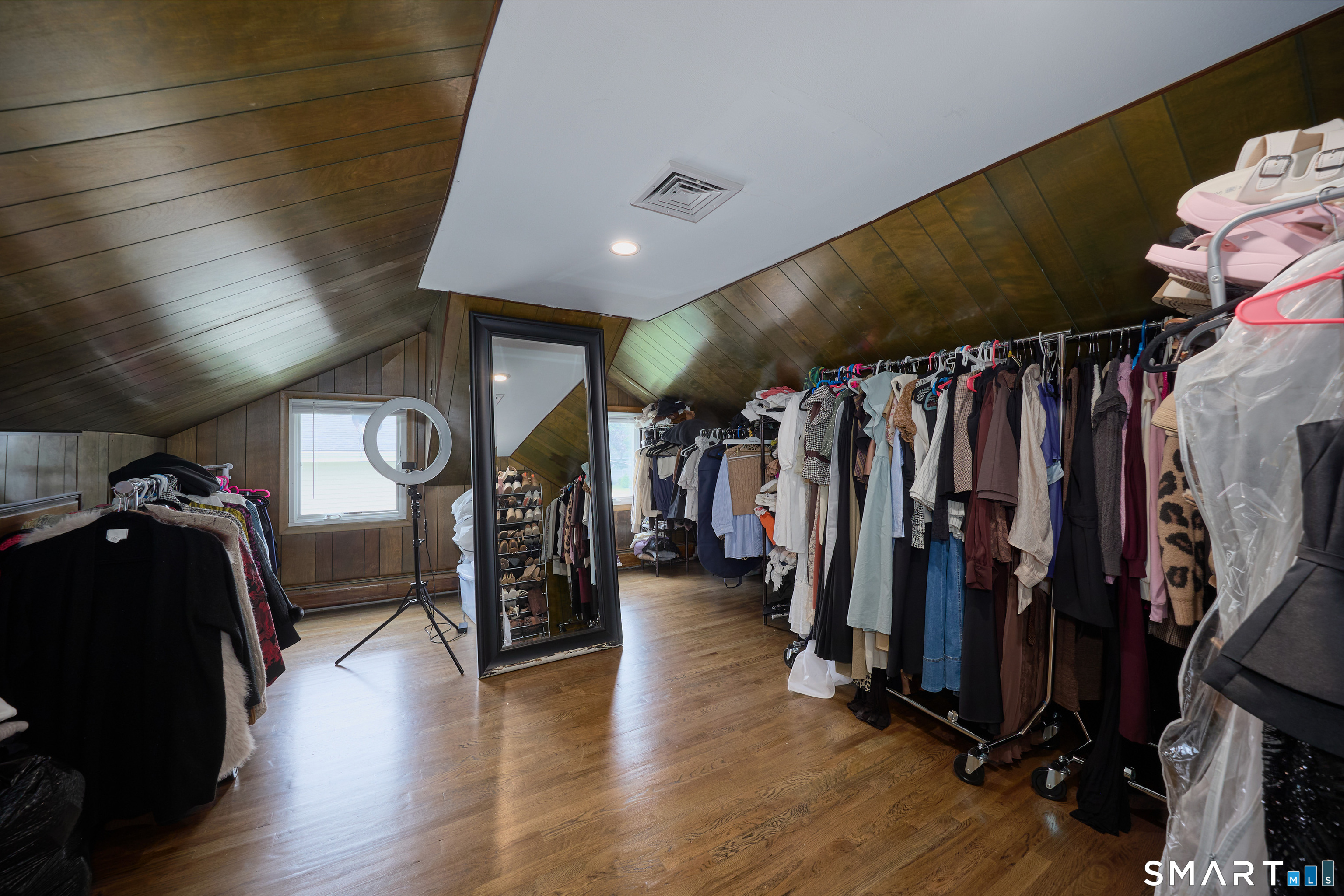 1374 Huntington Turnpike Trumbull CT 06611