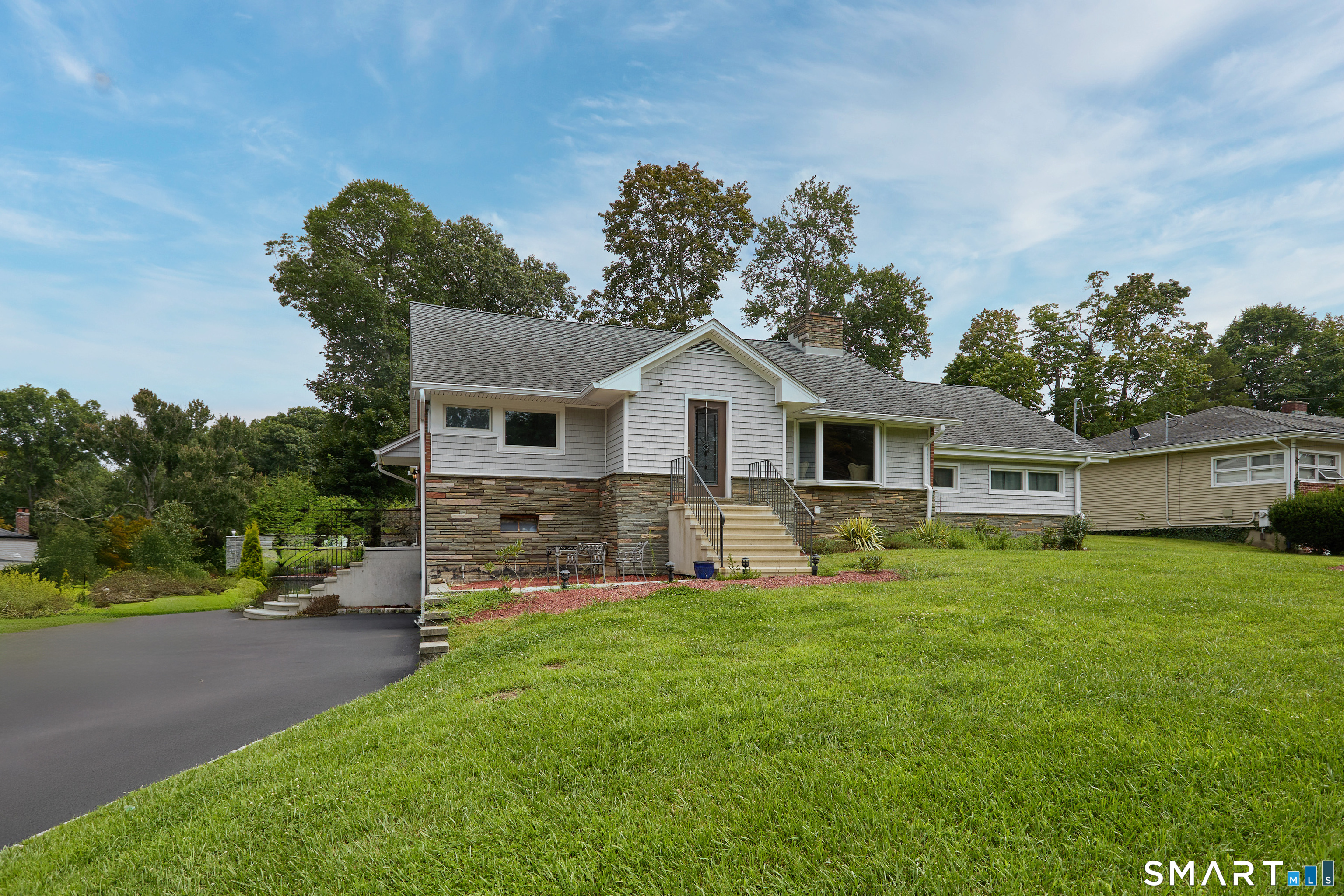 1374 Huntington Turnpike Trumbull CT 06611
