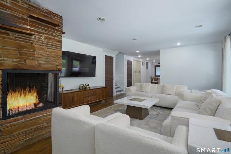 1374 Huntington Turnpike Trumbull CT 06611