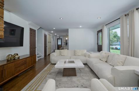 1374 Huntington Turnpike Trumbull CT 06611
