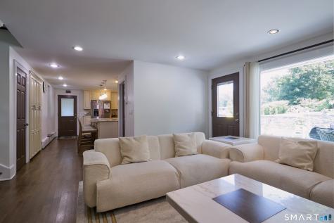 1374 Huntington Turnpike Trumbull CT 06611