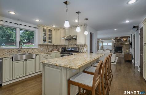 1374 Huntington Turnpike Trumbull CT 06611