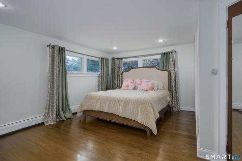 1374 Huntington Turnpike Trumbull CT 06611