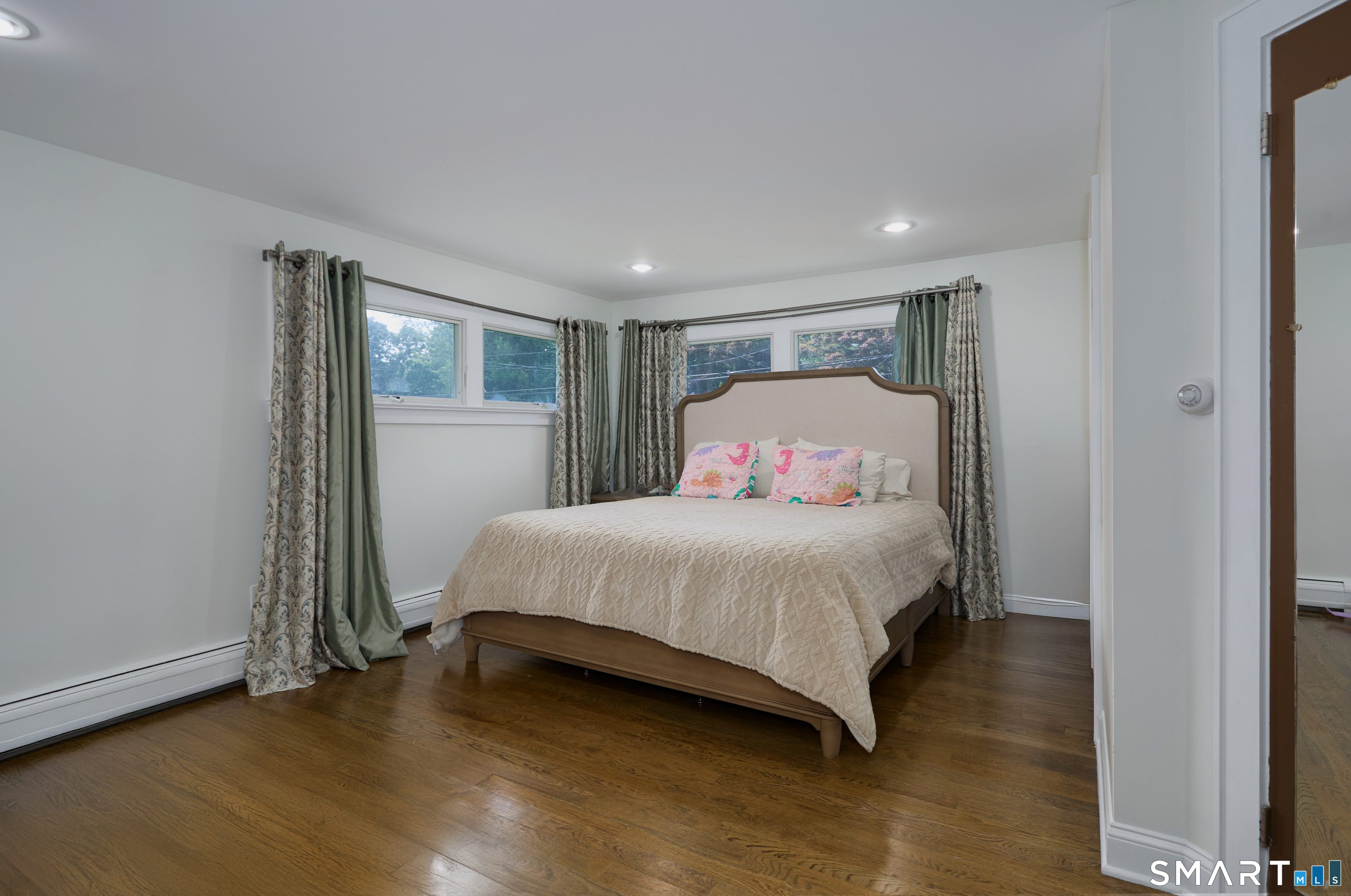 1374 Huntington Turnpike Trumbull CT 06611