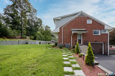1374 Huntington Turnpike Trumbull CT 06611