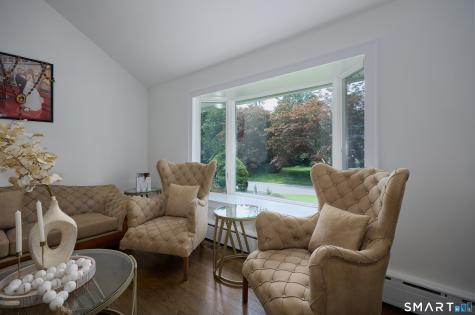 1374 Huntington Turnpike Trumbull CT 06611
