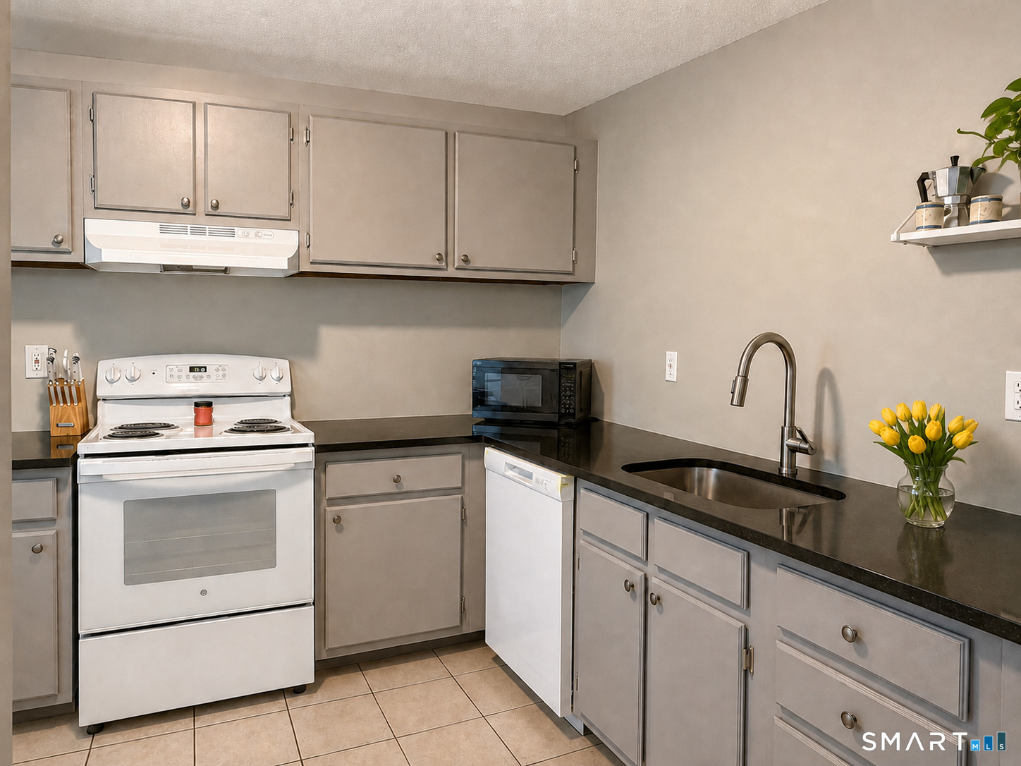 63 Heather Ridge Shelton CT 06484