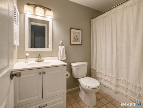 63 Heather Ridge Shelton CT 06484