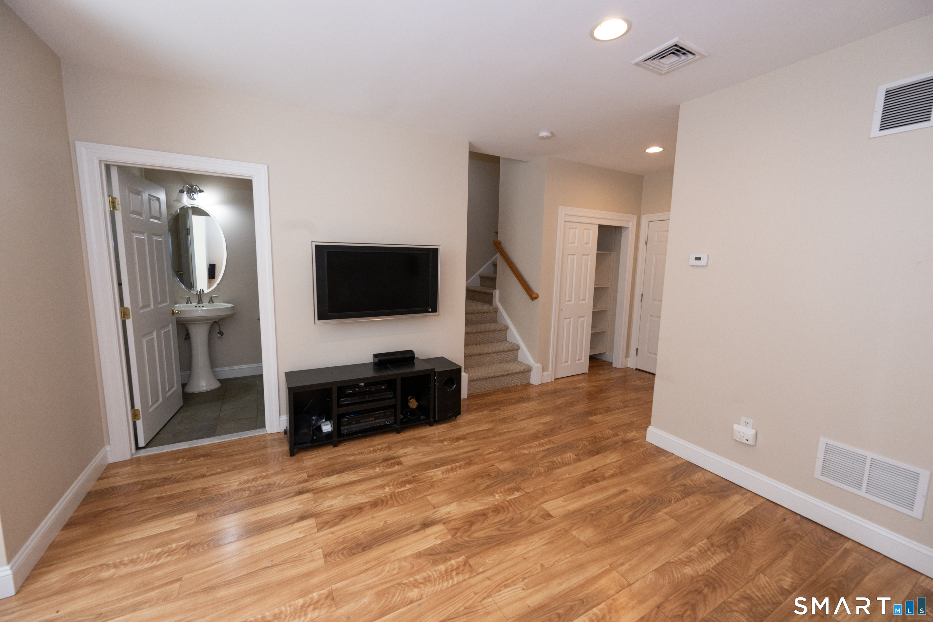 19 Orwich Court Danbury CT 06810