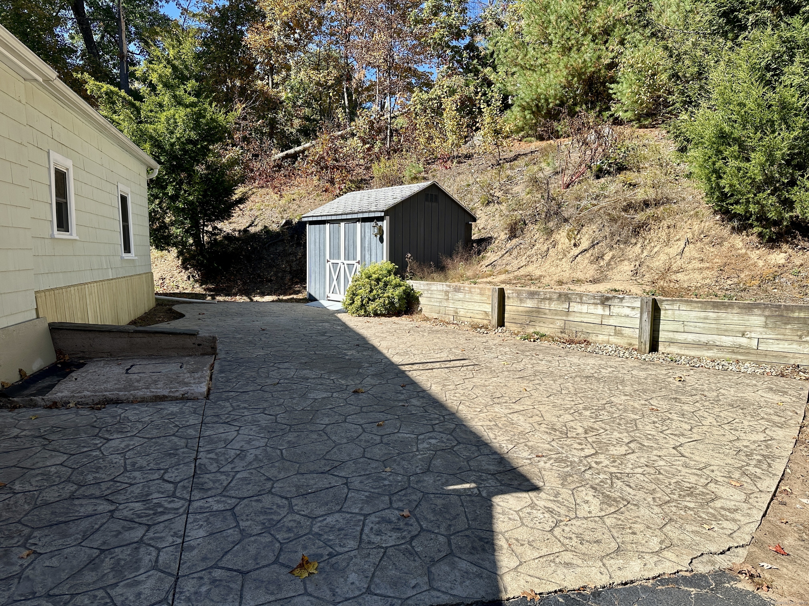 46 Hoskins Road Simsbury CT 06070