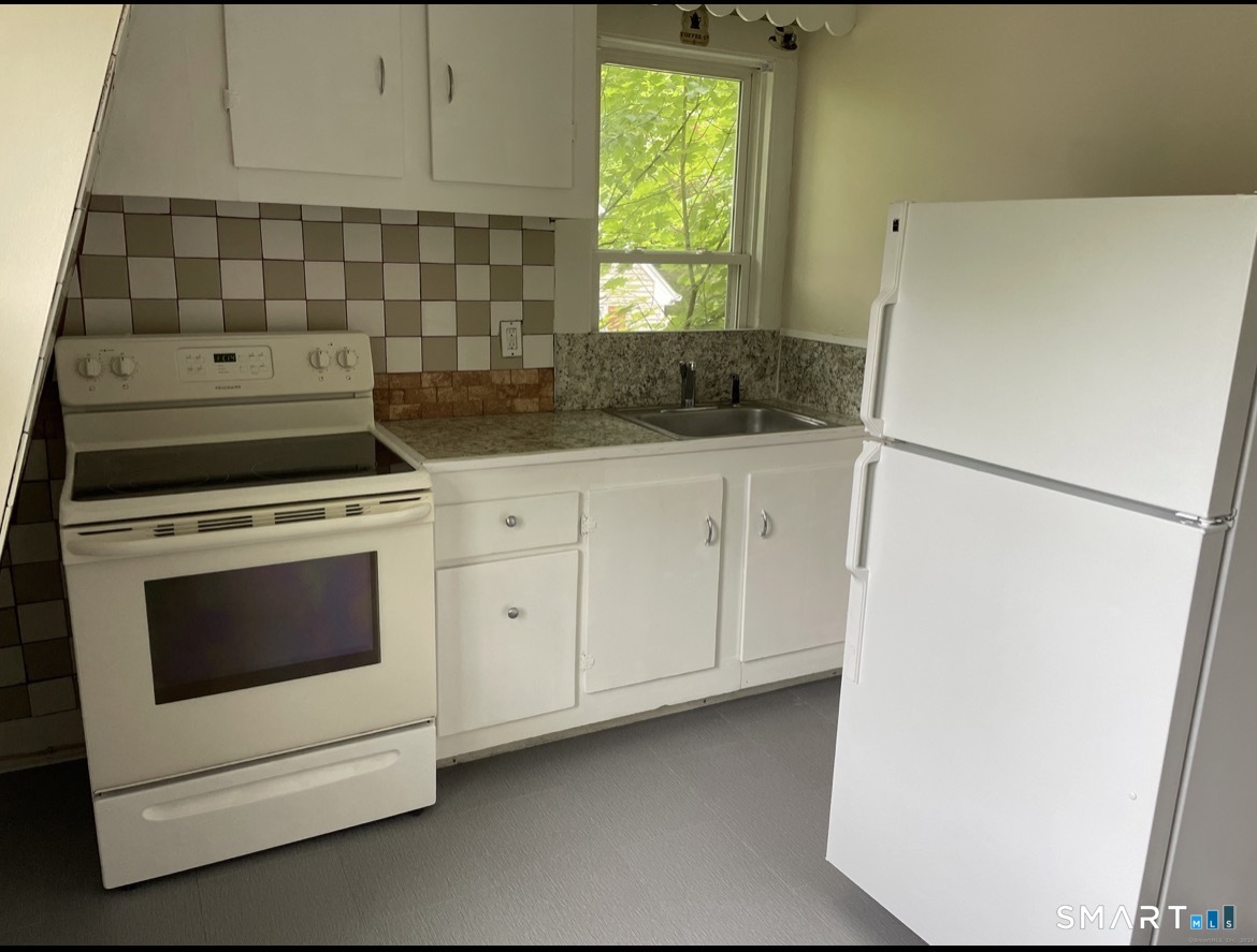 26 Cedric Avenue Derby CT 06418