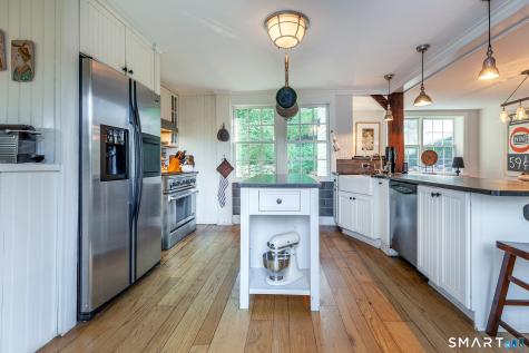 76 North Street Roxbury CT 06783