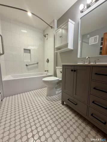 110 Collett Street North Haven CT 06473