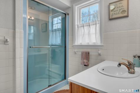51 West Lake Avenue Guilford CT 06437