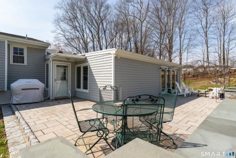 51 West Lake Avenue Guilford CT 06437