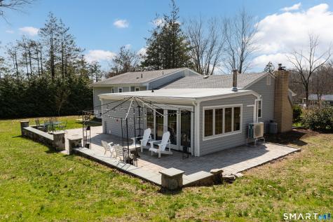 51 West Lake Avenue Guilford CT 06437
