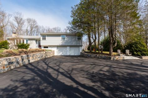 51 West Lake Avenue Guilford CT 06437
