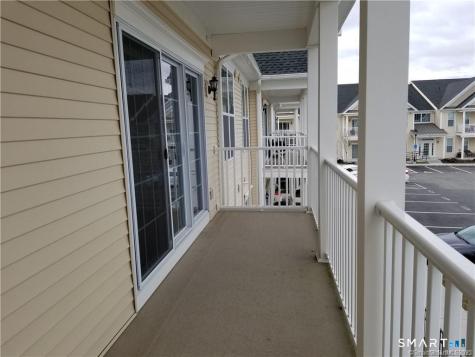 424 Center Meadow Lane Danbury CT 06810