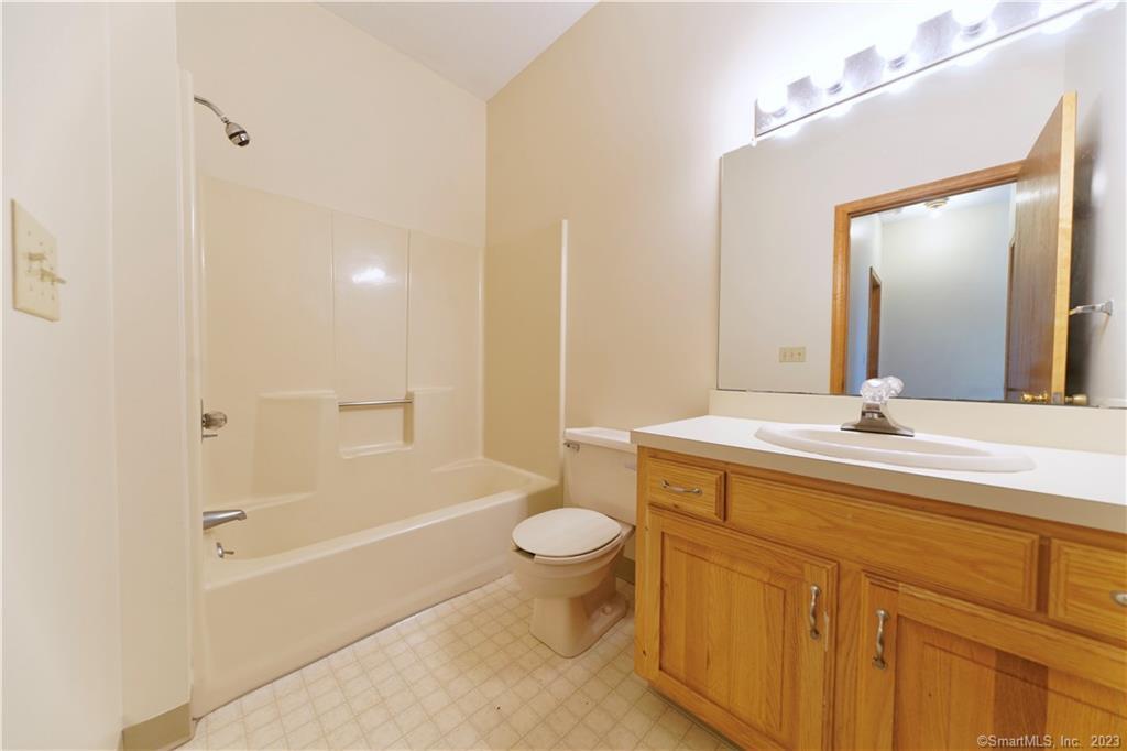 107 Ivy Lane South Windsor CT 06074