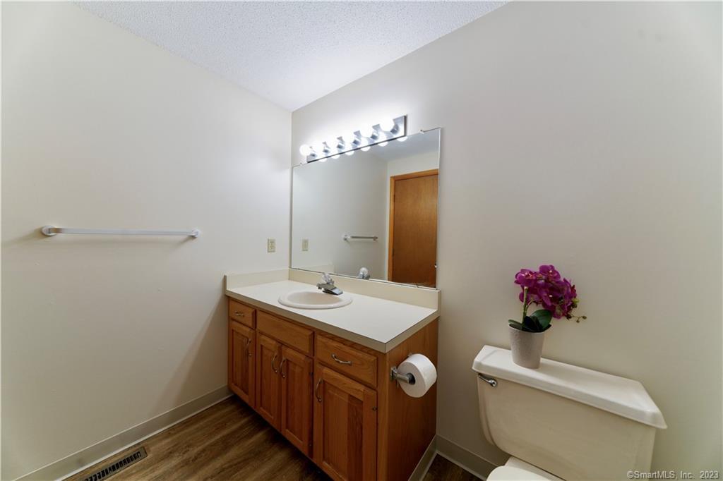 107 Ivy Lane South Windsor CT 06074