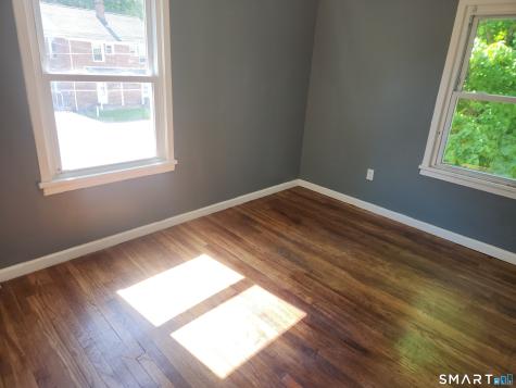 191 Dupont Place Bridgeport CT 06610