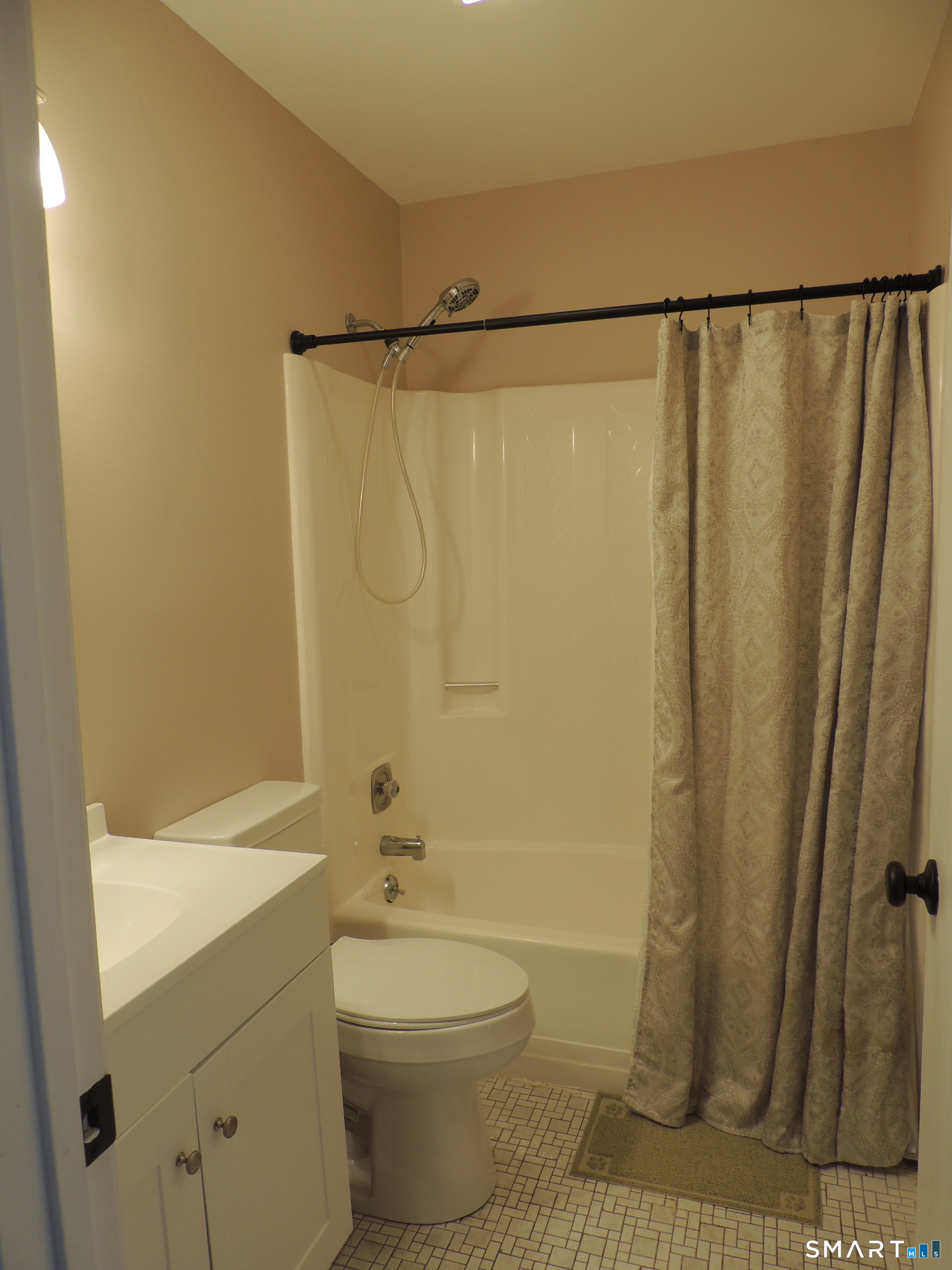 124 South Montowese Street Branford CT 06405