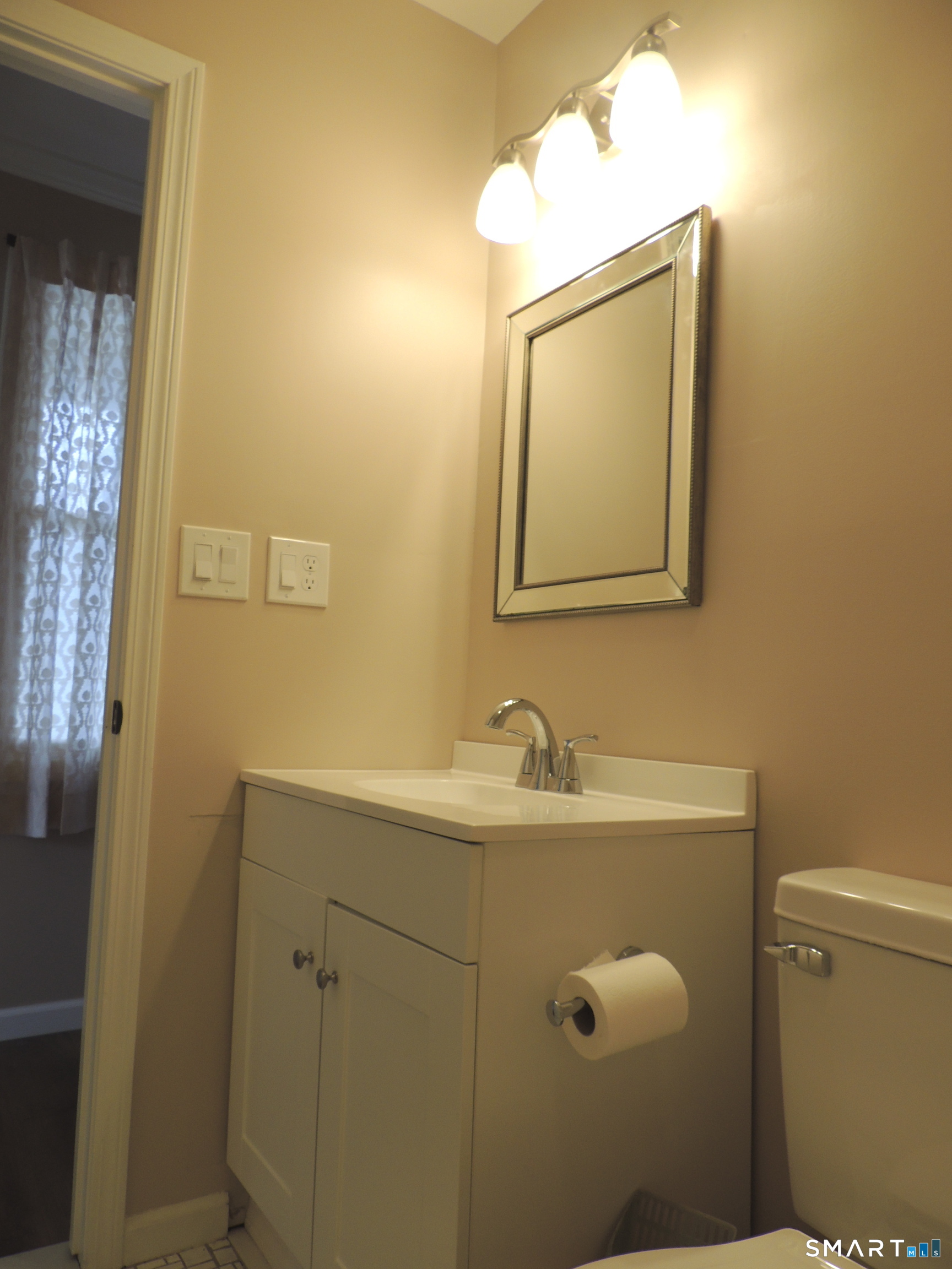 124 South Montowese Street Branford CT 06405
