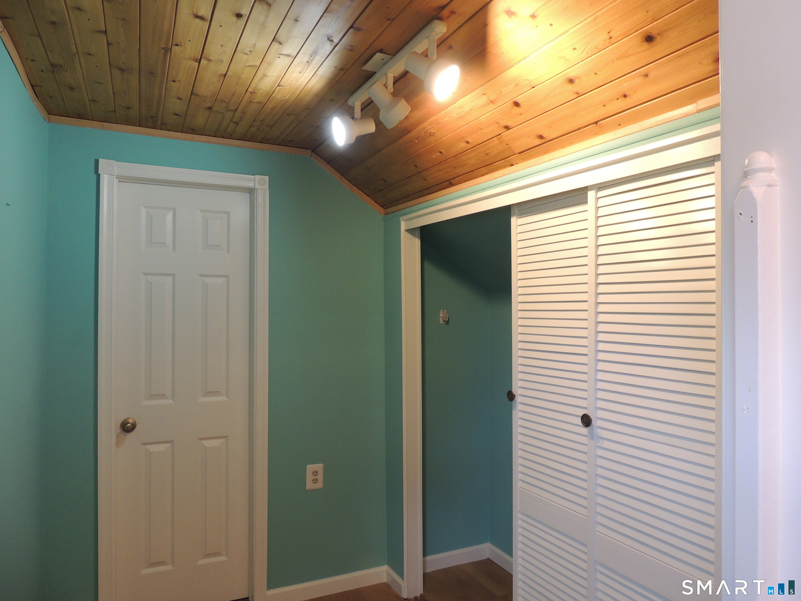 124 South Montowese Street Branford CT 06405