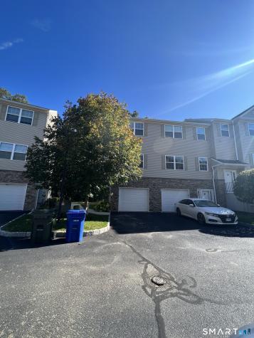 17 Riverview Court Brookfield CT 06804