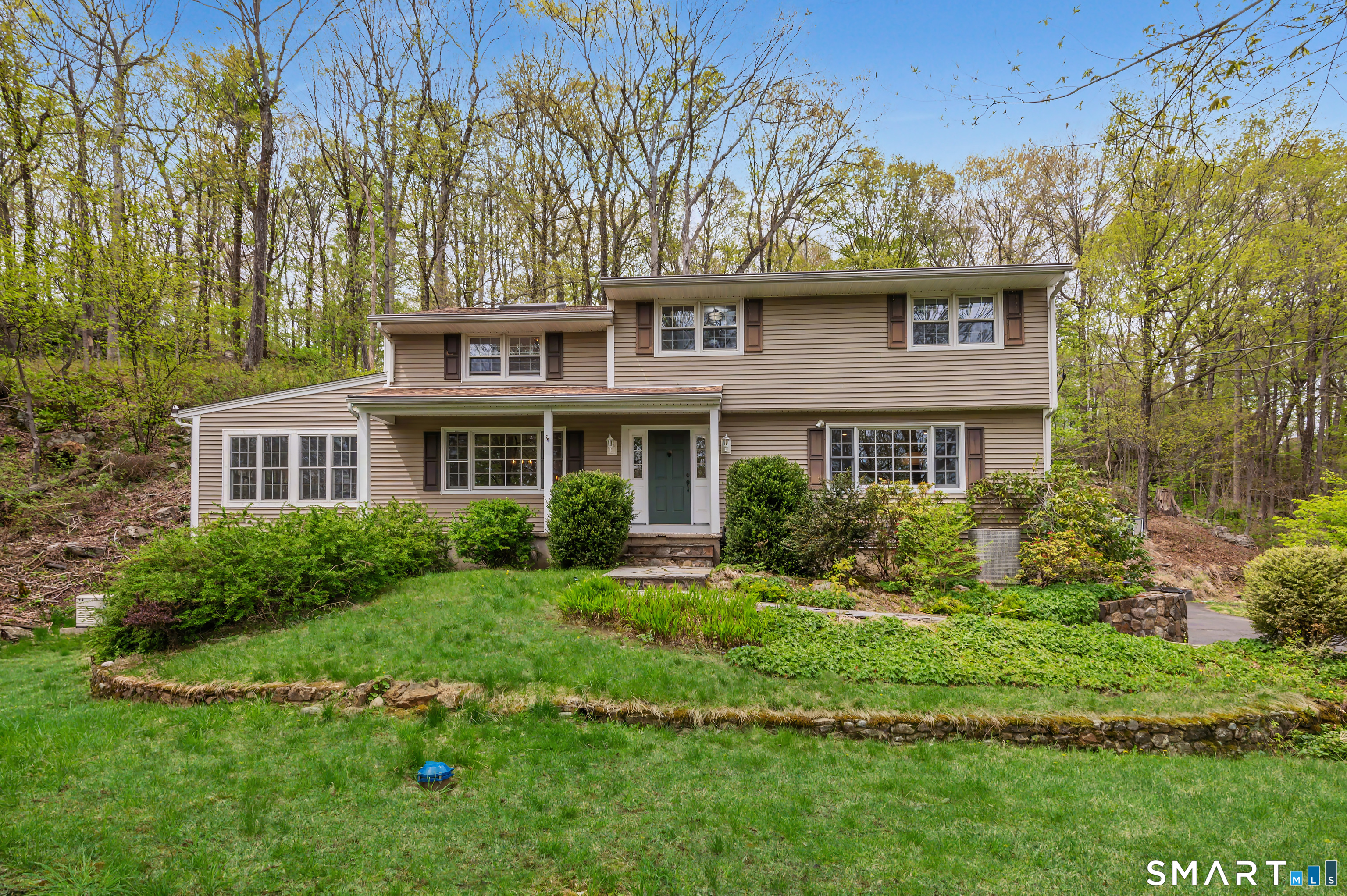 16 Twixt Hills Road Ridgefield CT 06877