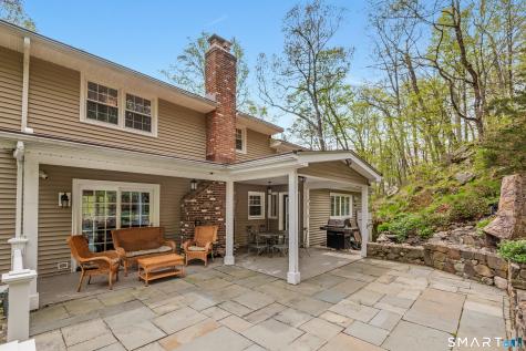 16 Twixt Hills Road Ridgefield CT 06877