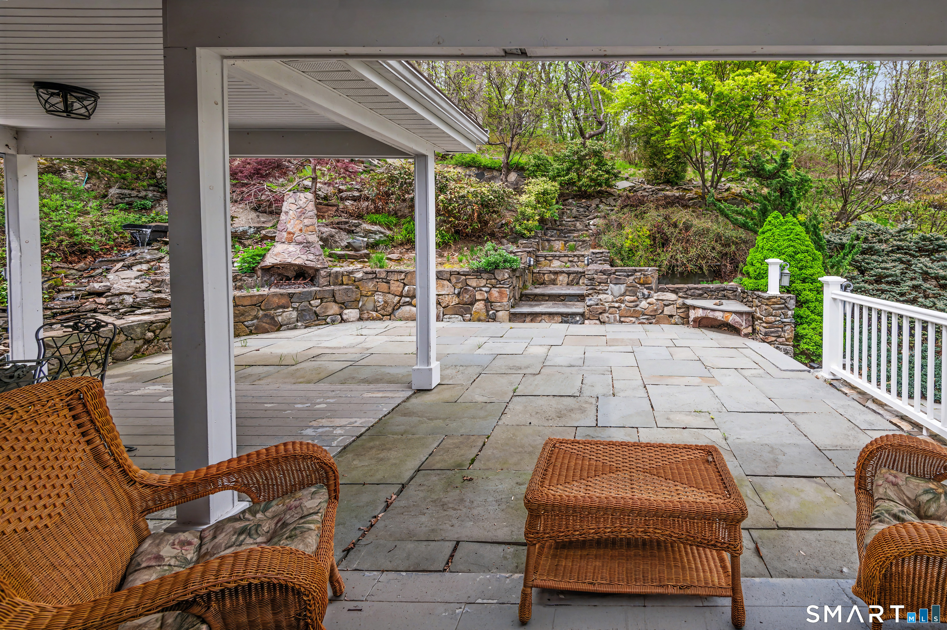 16 Twixt Hills Road Ridgefield CT 06877