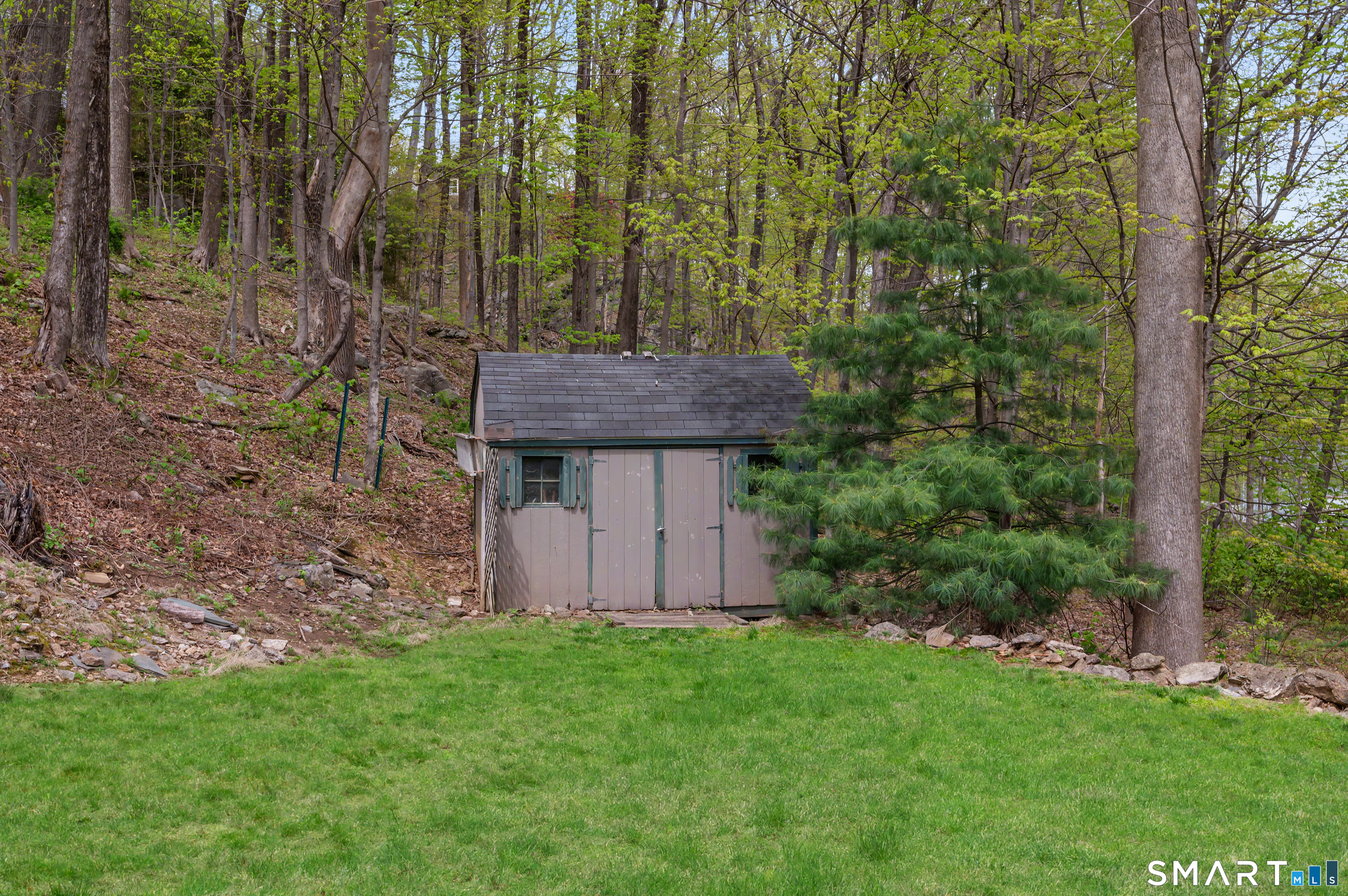 16 Twixt Hills Road Ridgefield CT 06877