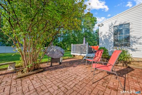 12 Iroquois Road West Hartford CT 06117
