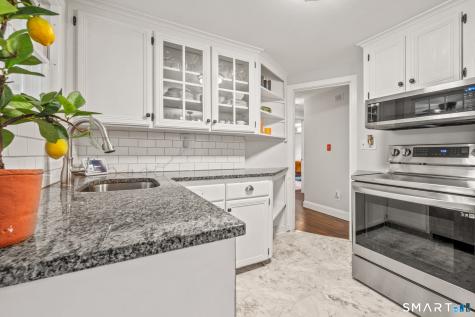 12 Iroquois Road West Hartford CT 06117