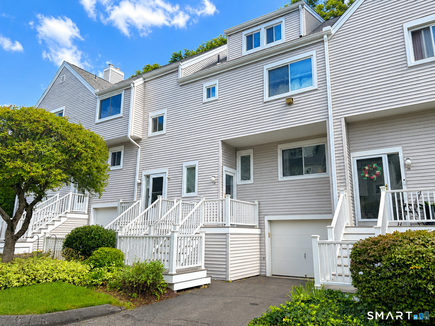 37 Country Place Shelton CT 06484