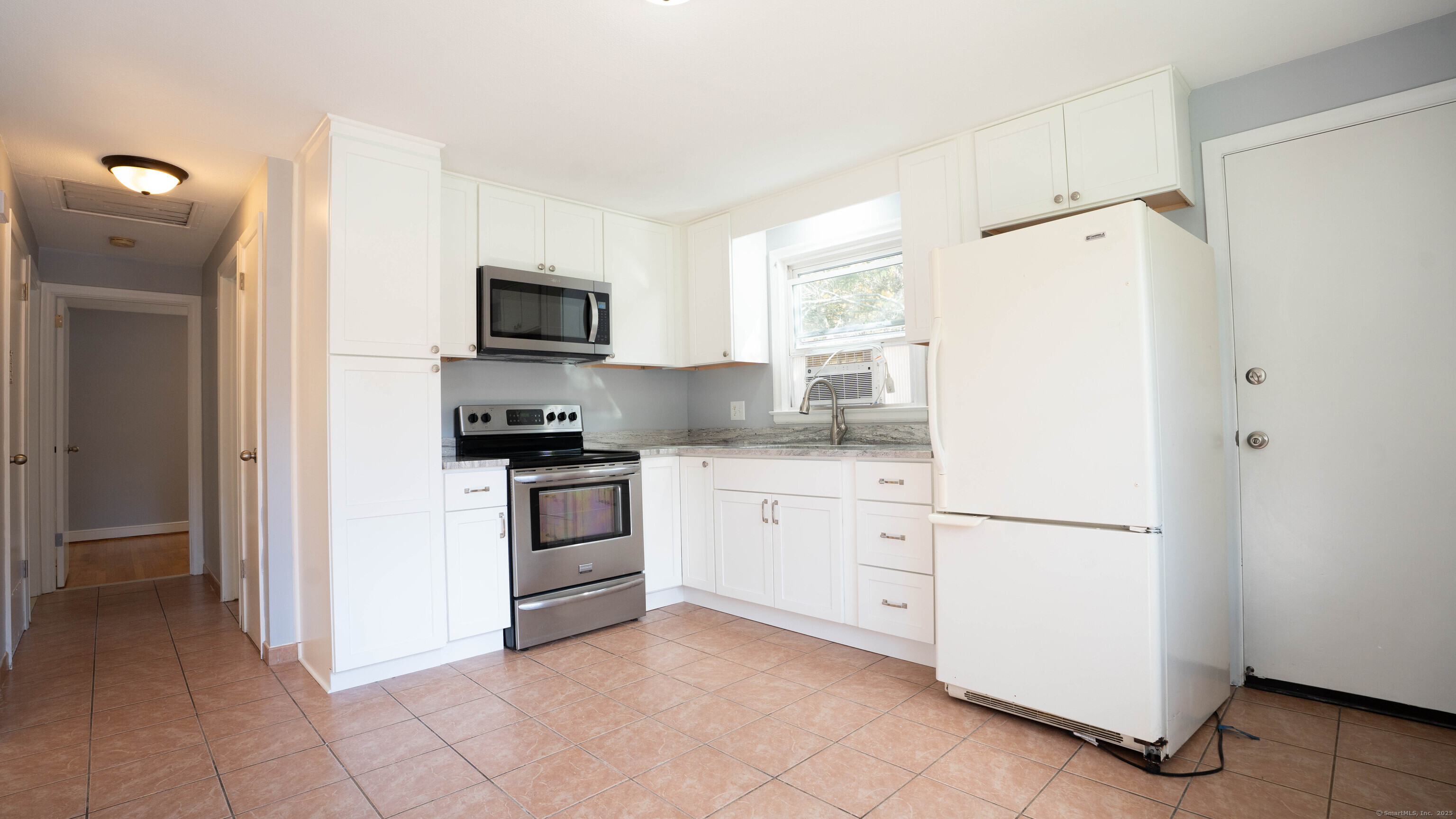 24 Coburn Circle Newington CT 06111