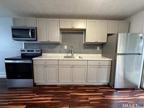 76 Summer Street New London CT 06320