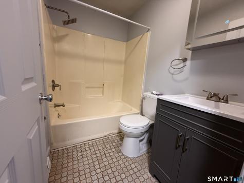 76 Summer Street New London CT 06320