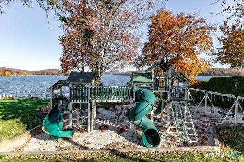 28 Fox Run New Fairfield CT 06812
