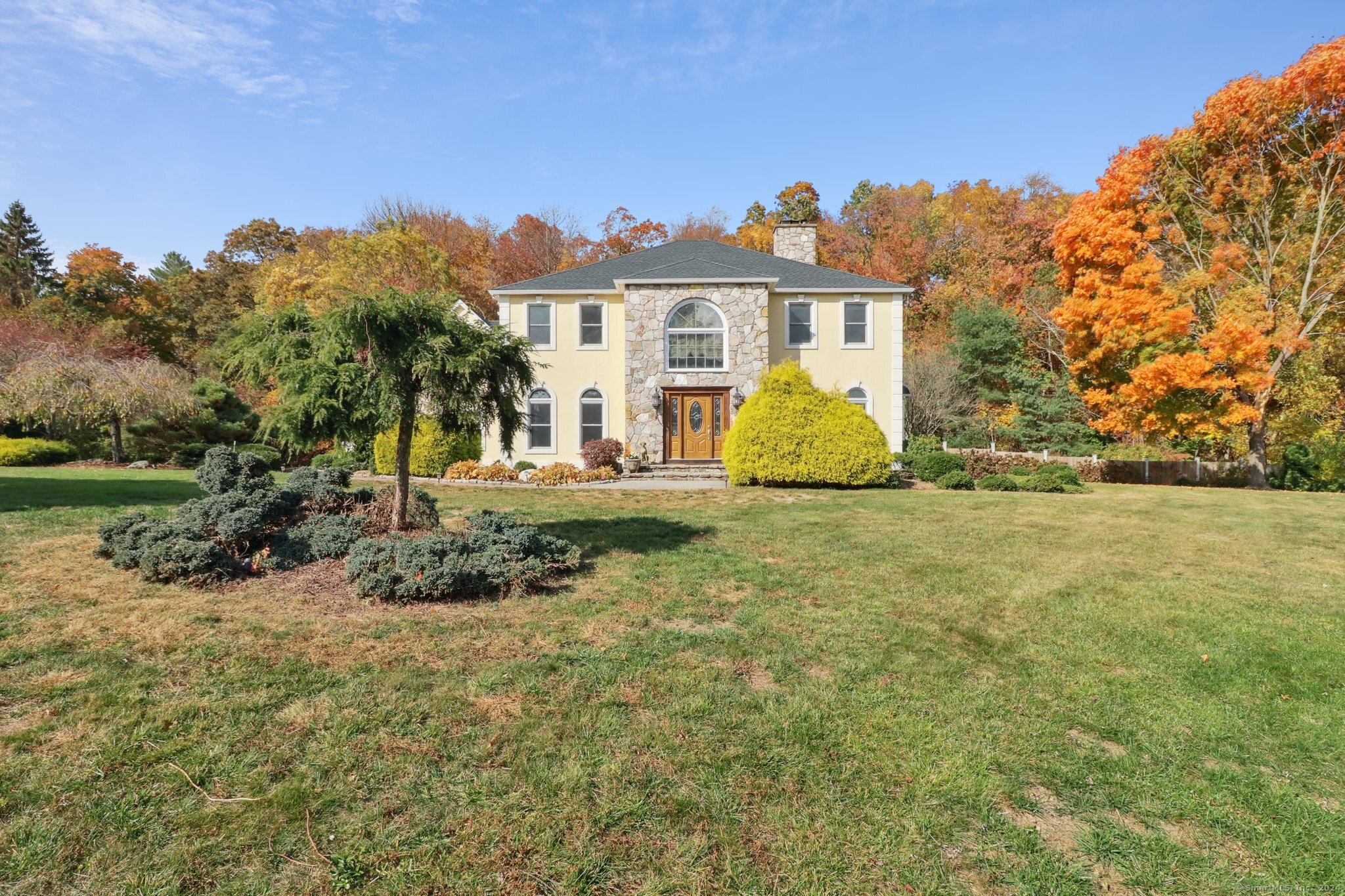 10 Brae Loch Way Shelton CT 06484