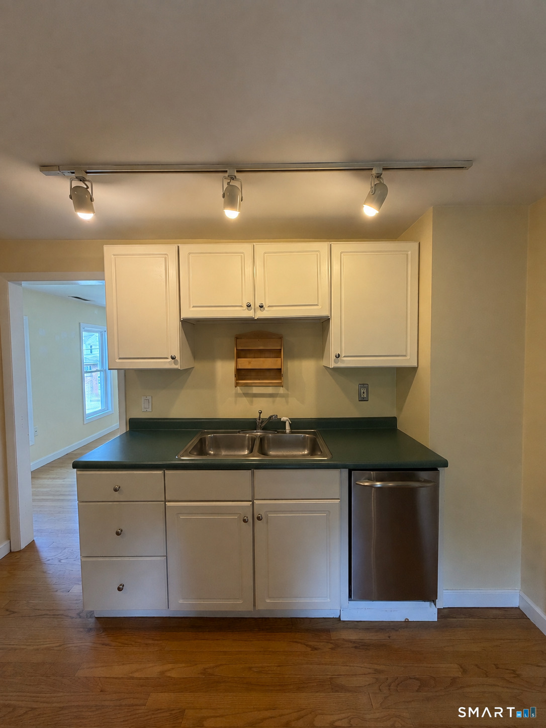 28 Davis Street Danbury CT 06810