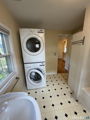 28 Davis Street Danbury CT 06810